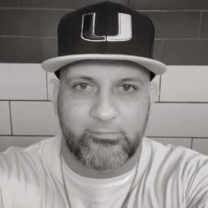 Meet your Posher, Carlos